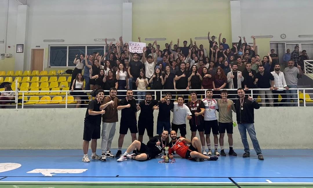 ASÜ voleybol finalinde şampiyon belli oldu; Nefes kesen mücadelede kim kazandı?