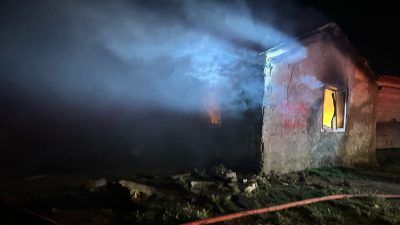Konya'nın Kulu ilçesinde çıkan yangında çiftlik evinde hasar meydana geldi.