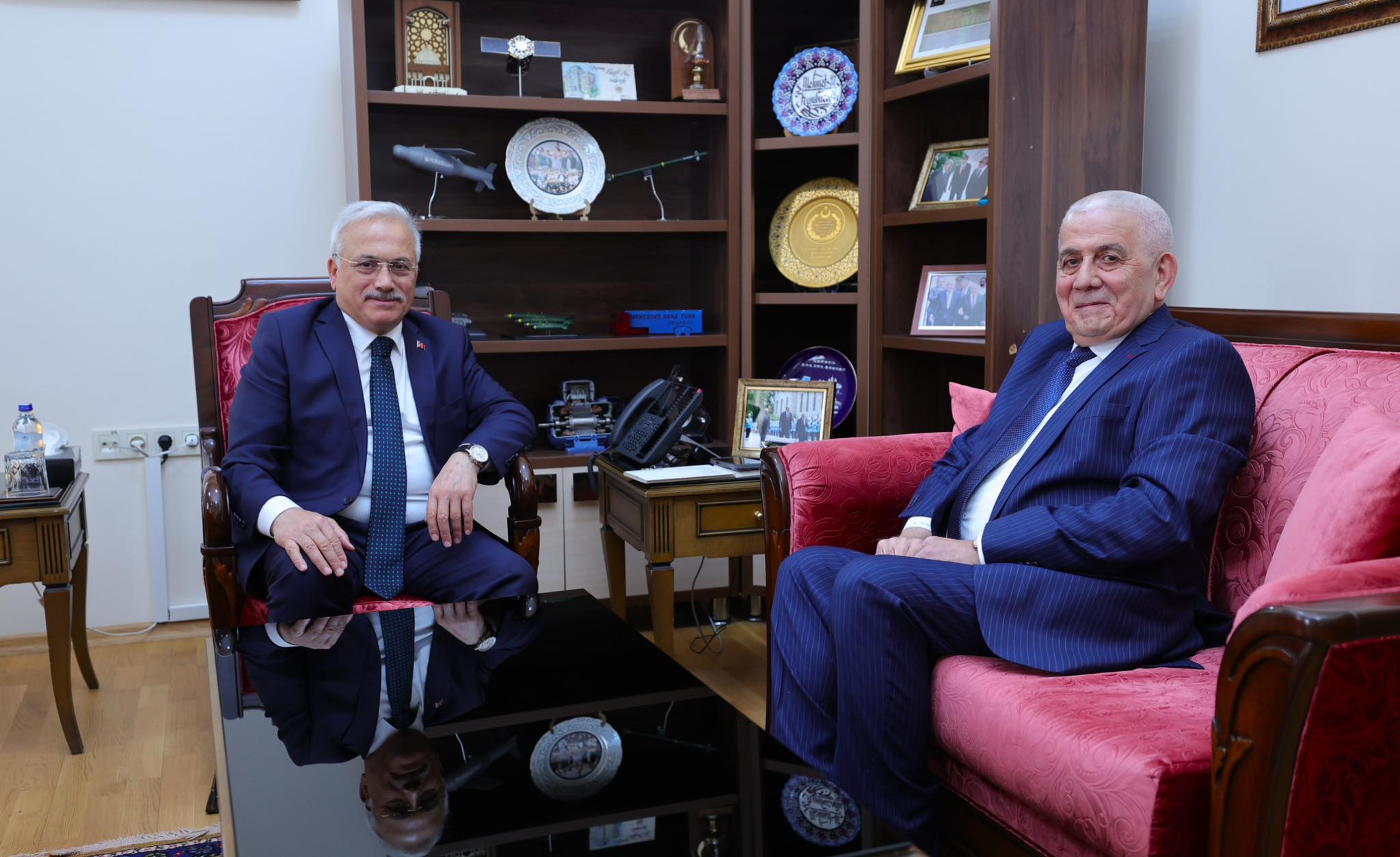 Aksaraylı iş insanından valiliğe nezaket ziyareti
