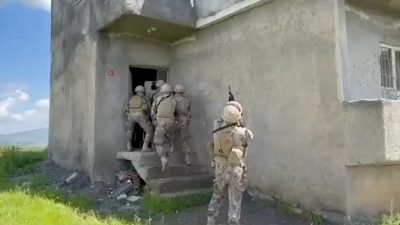 İçişleri Bakanı Ali Yerlikaya, 10 ilde 11 organize suç örgütüne