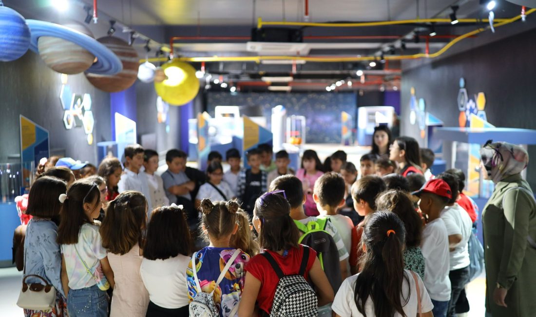 Aksaray Belediyesi, çocukların bilimle tanışmasını sağlamak amacıyla Aksaray Bilim Merkezinde