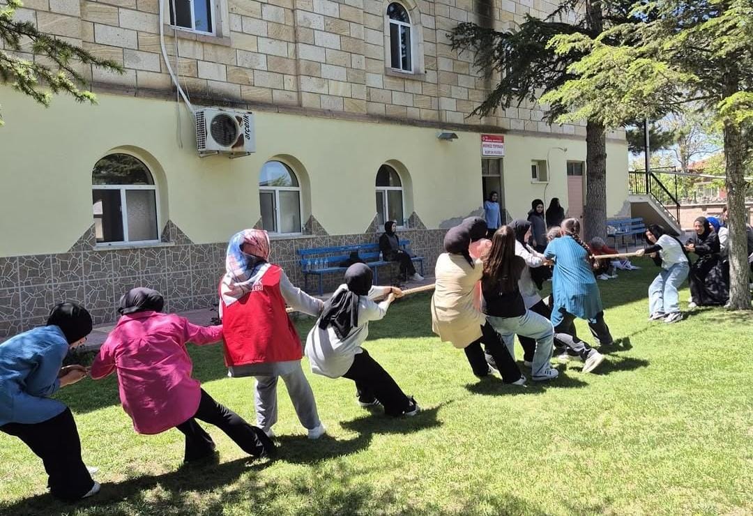 Gençler Gülağaç’ta buluştu, renkli anlar yaşandı