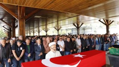 Aksaraylı Kıbrıs Gazisi Halis Arıbaş, Somuncu Baba Külliyesi’nde kılınan cenaze