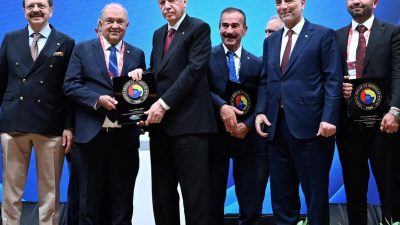 Aksaray Ticaret Borsası’nda 20 yıl boyunca üst kurul üyeliği yaparak