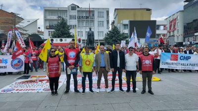 Aksaray'da çeşitli siyasi parti ve sendikaların katılımıyla 1 Mayıs İşçi