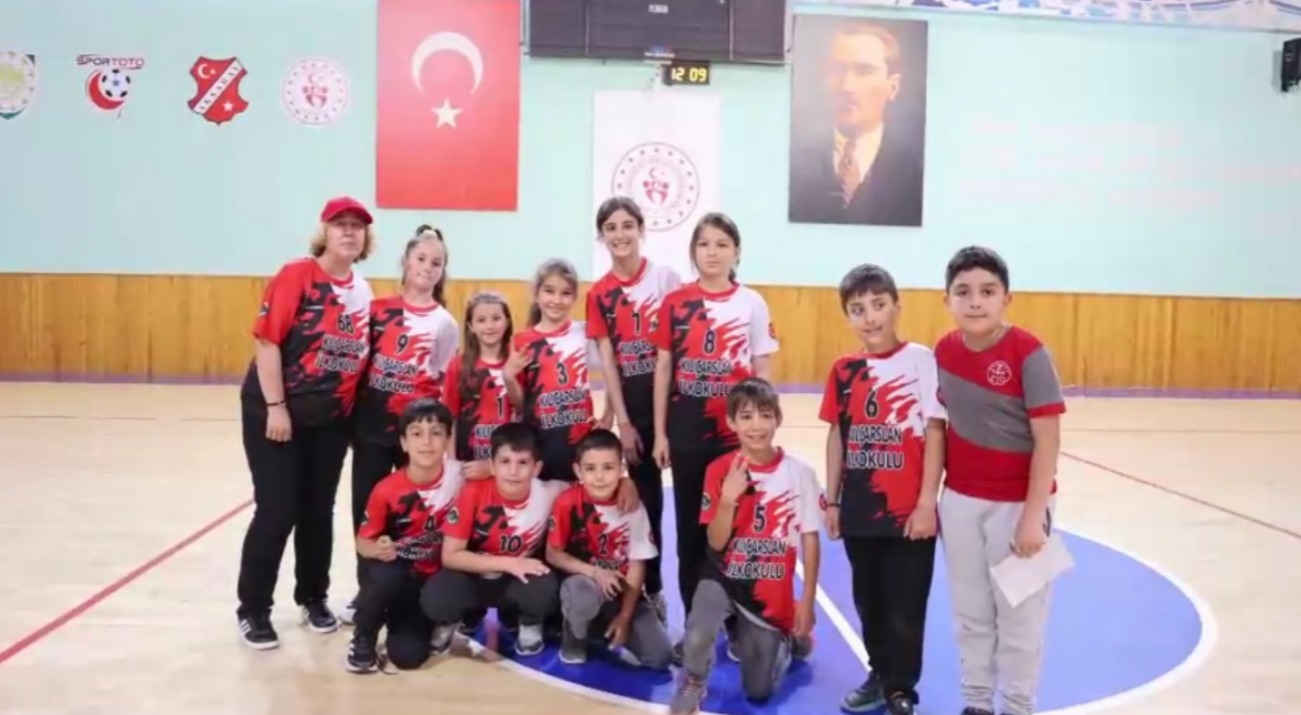Aksaray’da okullar arası oynanan TOMBİK müsabakalarında Kılıçaslan İlkokulu 4/H Sınıfı