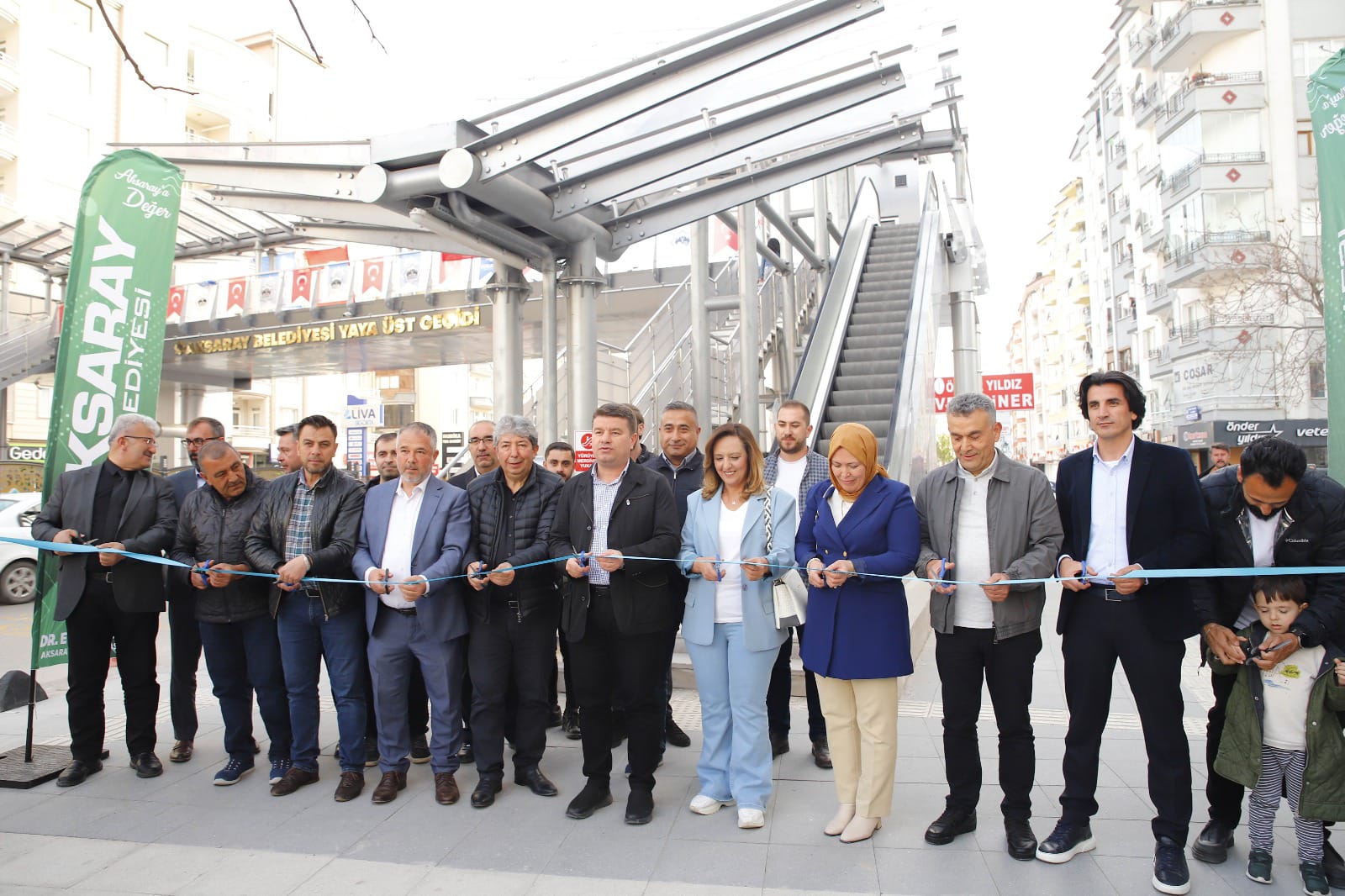 Aksaray Belediye Başkanı Dr. Evren Dinçer, Atatürk Bulvarı üzerinde yapımı