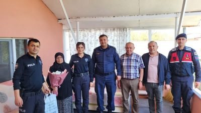 Ağaçören İlçe Emniyet Amirliği ve İlçe Jandarma Komutanlığı personelleri, Anneler