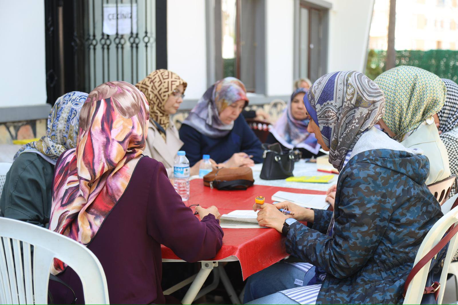 AKMEK kurslarında kadınlar hem üretiyor hem de hayallerini gerçeğe dönüştürüyor