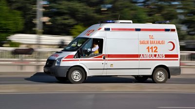 Konya’nın Karapınar ilçesinde bir evde boya yaparken merdivenden düşen 51