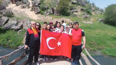 Aksaray Barosunun düzenlediği Ilısu Doğa Yürüyüşü etkinliği, meslektaşların yoğun katılımıyla