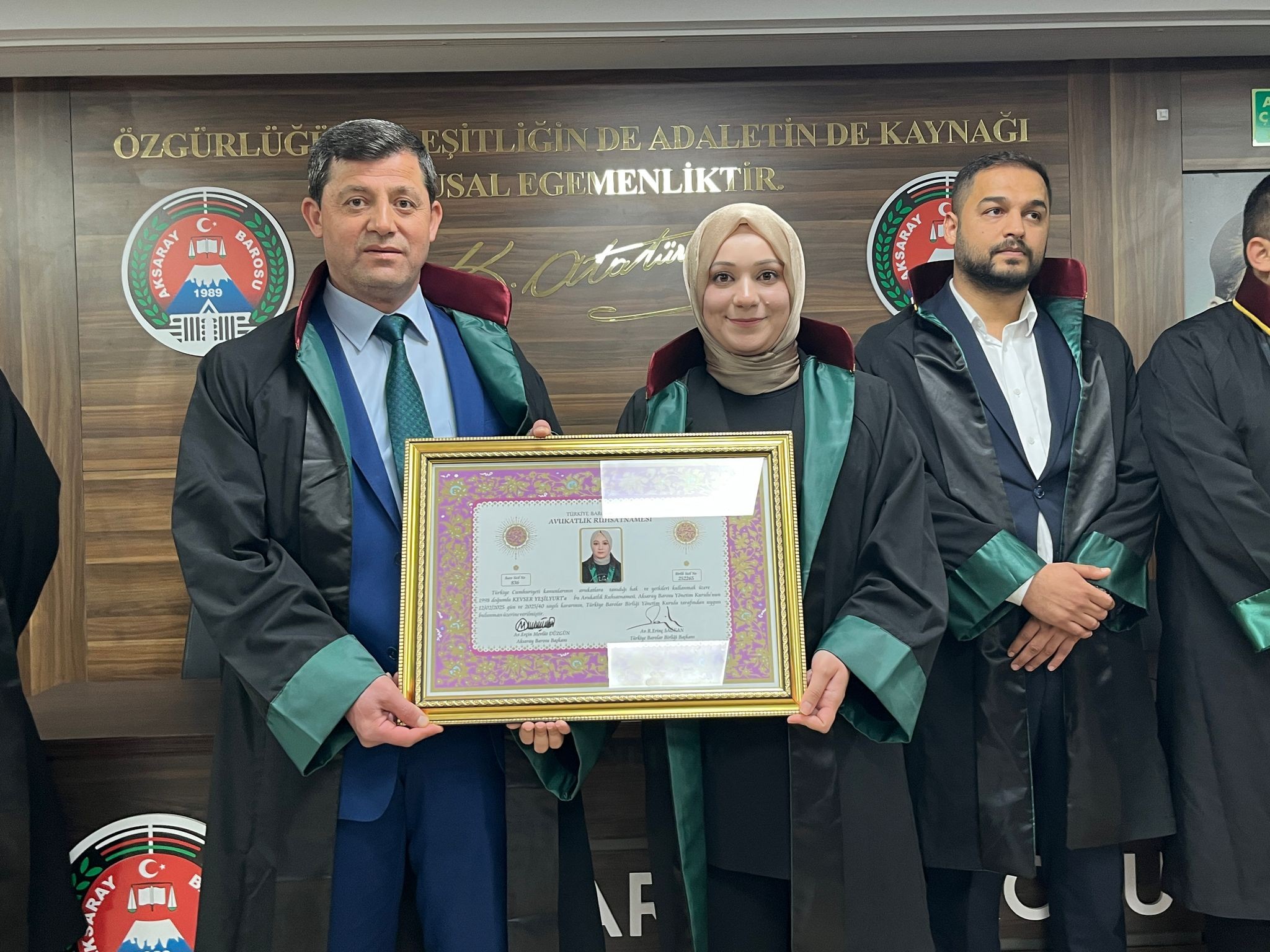 Aksaray Barosu’nda üç yeni avukat mesleğe adım attı