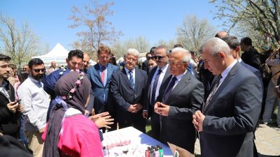 Türk kültürünün kadim bayramlarından olan Hıdırellez, Aksaray Üniversitesi’nde düzenlenen etkinliklerle