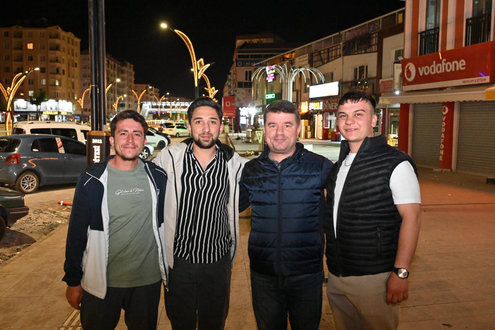Aksaray Belediye Başkanı Evren Dinçer, şehir genelinde devam eden yol,