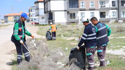 Aksaray Belediyesi ekipleri, Aratol Bahçeli Mahallesi’nde park ve ortak kullanım