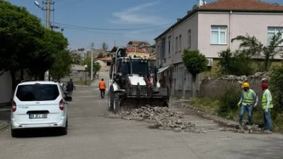 Demirci Belediyesi, doğalgaz altyapı çalışmalarına Mesken Evleri mevkisinde start verdi.