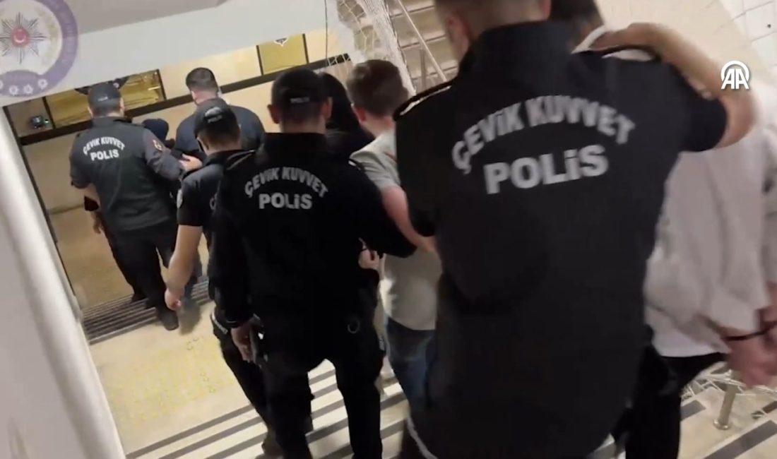 Kayseri'de düzenlenen dolandırıcılık operasyonunda gözaltına alınan 11 zanlıdan 6'sı tutuklandı.