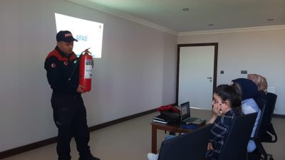 AFAD eğitmenleri tarafından Narlıgöl Bakım Merkezi personeline afet ve yangın