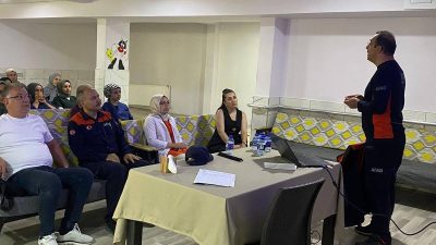AFAD eğitmenleri tarafından Şehit Önder Güzel Bakım Merkezi personeline afet
