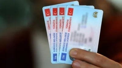 Eski tip sürücü belgelerini yenileme süresi 31 Temmuz 2025’te sona