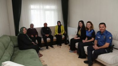 Aksaray İl Emniyet Müdürü Bekir Demir, eşi Fethiye Demir ile