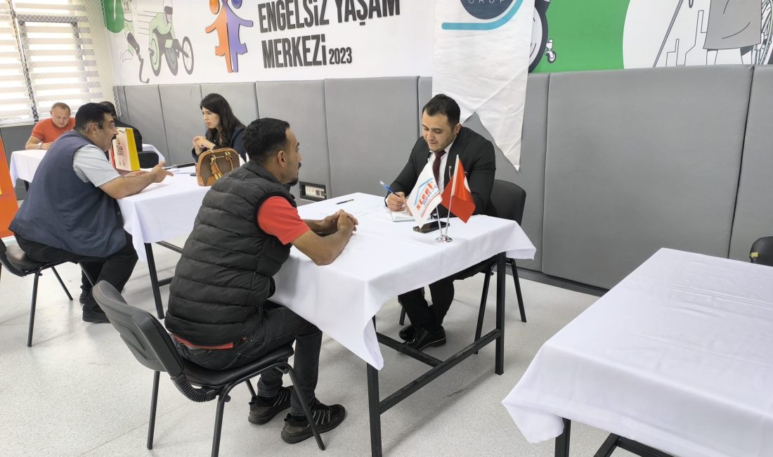Engelliler Haftası kapsamında Aksaray’da düzenlenen Engelsiz Kariyer Günü etkinliği, geniş