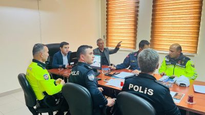 Eskil Kaymakamı Fuat Yurddaş, Belediye Başkanı Mustafa Zavlak ve ilgili