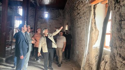 Eskil Kaymakamı Fuat Yurddaş, Belediye Başkanı Mustafa Zavlak ve Vakıflar