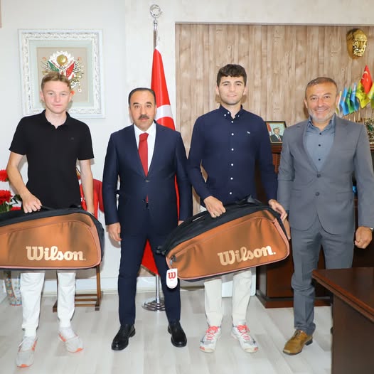 İl Müdürü Yıldız’dan Tenis Şampiyonu Karakaya kardeşlere tebrik
