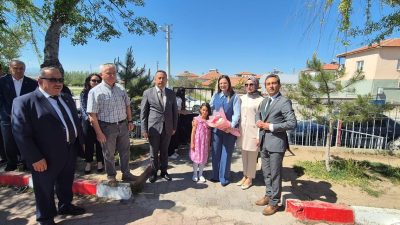 Gülağaç Ortaokulu öğrencileri, hazırladıkları bilimsel projeleri TÜBİTAK 4006 Bilim Fuarı’nda