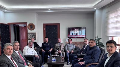 Güzelyurt Kaymakamı Muammer Yetiş, beraberinde kurum müdürleri ve İl Genel