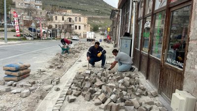 Güzelyurt Belediyesi, ilçe merkezinde sürdürdüğü çevre düzenleme çalışmaları kapsamında çarşı