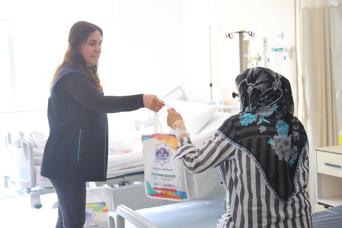 Aksaray Belediyesi, Aksaray Eğitim ve Araştırma Hastanesi’nde tedavi gören hastaları