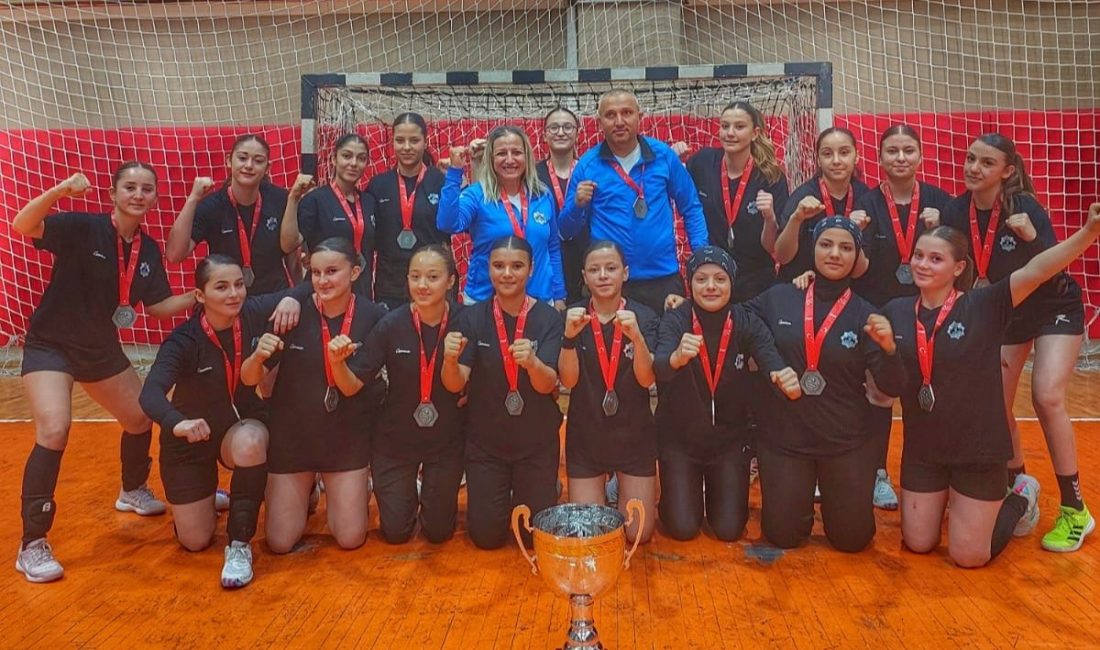 Aksaray Belediyespor Yıldız Kız Hentbol Takımı, Samsun’da düzenlenen Türkiye Şampiyonası’nda