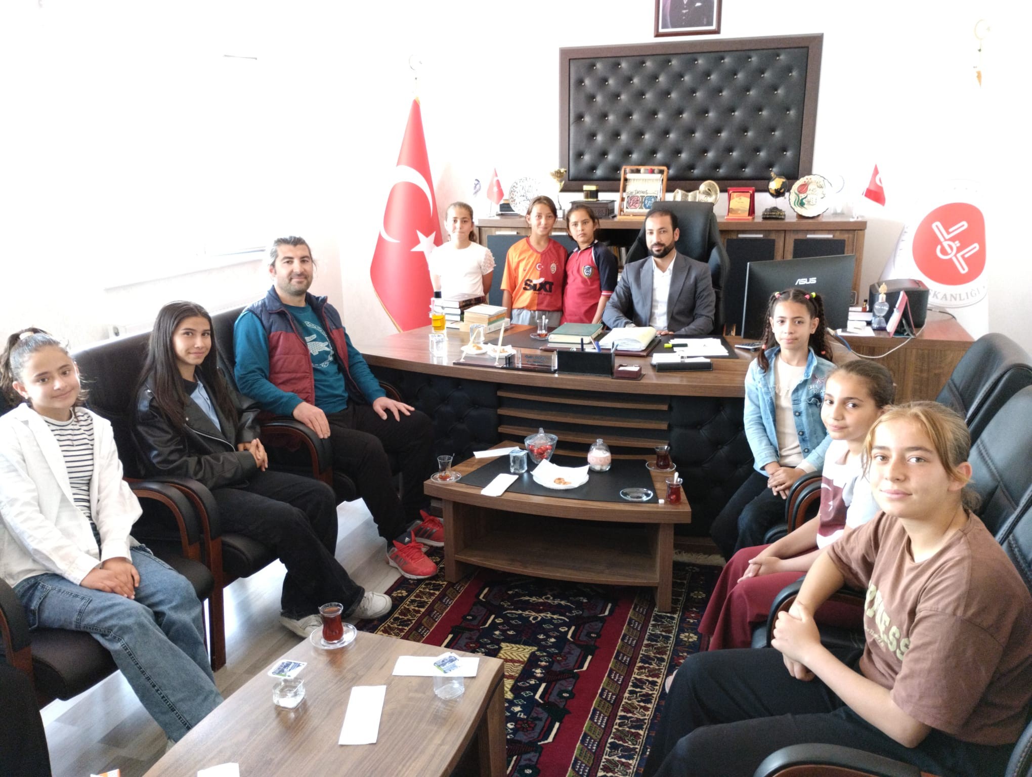 Sultanhanı Spor Kulübü Kız Voleybol Takımı, antrenörleri Mehmet Uçar eşliğinde