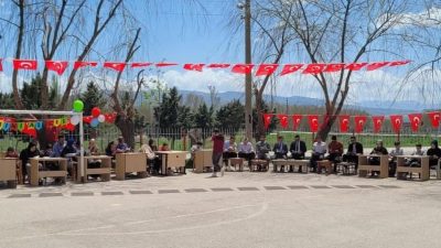 Gülağaç İlçe Milli Eğitim Müdürü Mustafa Songür, okul müdürleri, öğrenciler,