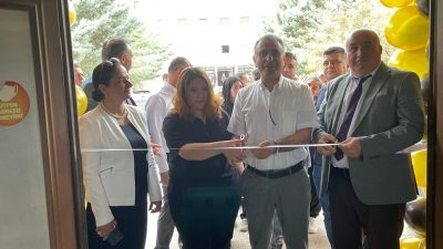 Aksaray Necmiye-Mehmet Yazıcı Kız Mesleki ve Teknik Anadolu Lisesi öğrencileri