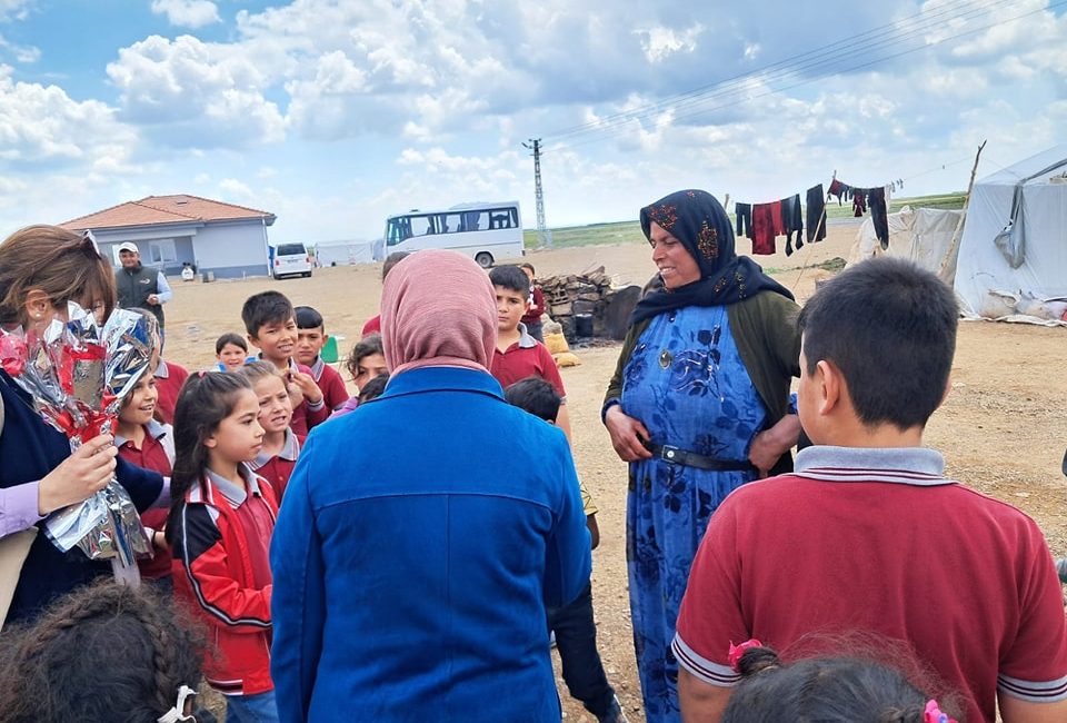 Yeşiltepe Atatürk İlkokulu öğrencileri,