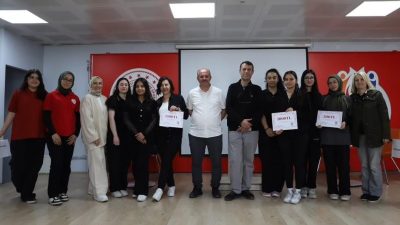 Türkiye Münazara Yarışmaları’nın Aksaray il finalleri tamamlandı. Gençlerin yoğun katılım