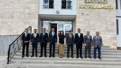 Hatay İskenderun İlçe Milli Eğitim Müdürü Ali Haytaz, beraberindeki şube