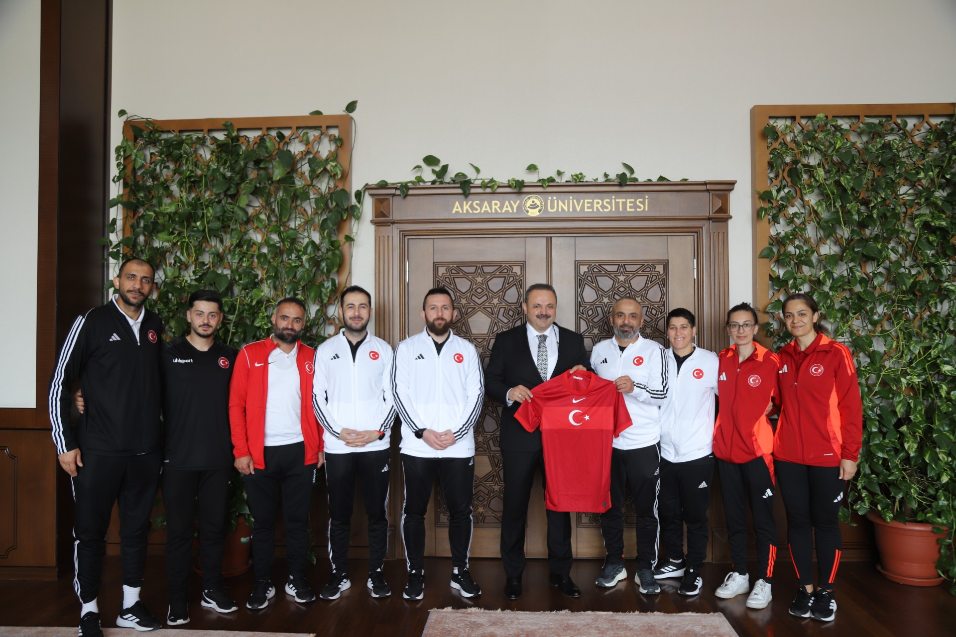 İşitme Engelliler Futsal Erkek ve Kadın Milli Takımları'nın teknik ekibi