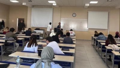Aksaray Üniversitesi Tıp Fakültesi'nde eğitim gören Dönem 5 B grubu