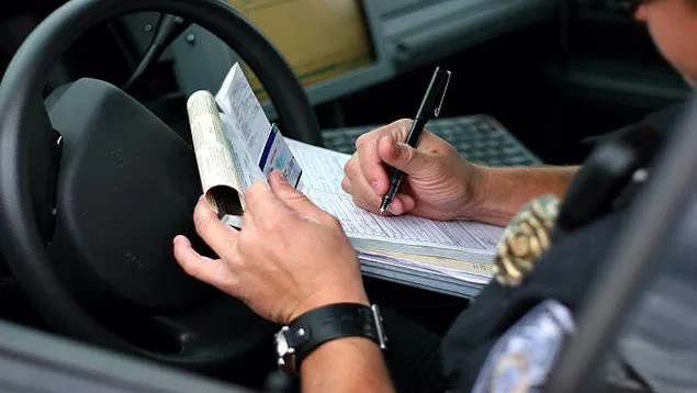 Trafik kurallarını ihlal eden motosiklet sürücüsüne 28 bin 937 lira para cezası