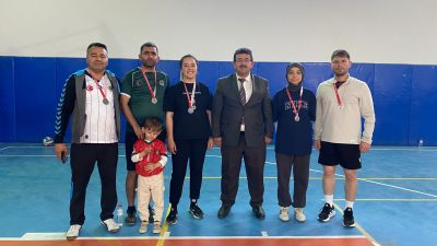 Ağaçören Kaymakamlığı öncülüğünde organize edilen voleybol turnuvasında büyük heyecan sona
