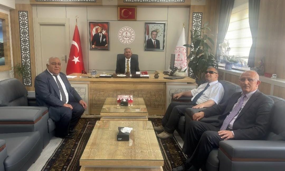 Türkiye Görme Engelliler Derneği Aksaray Şube Başkanı Fikret Özkaya ve