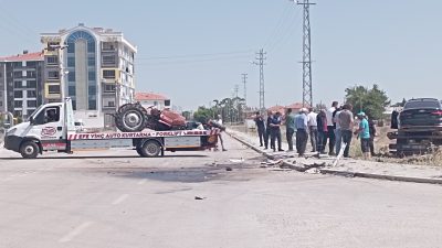 Karaman'da meydana gelen olayda otomobil ile çarpışan traktörün sürücüsü hayatını