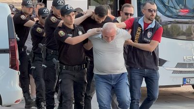 Konya merkezli 4 ilde siber dolandırıcılık operasyonu düzenlendi. Operasyonda 11