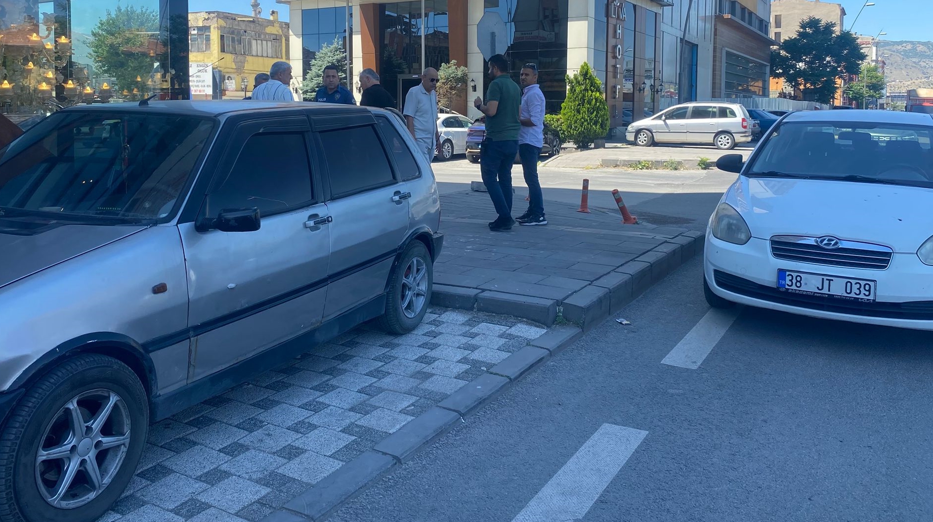 Kayseri'nin Kocasinan ilçesinde yaşanan olayda çocuklar arasında kavga çıktı. Çıkan