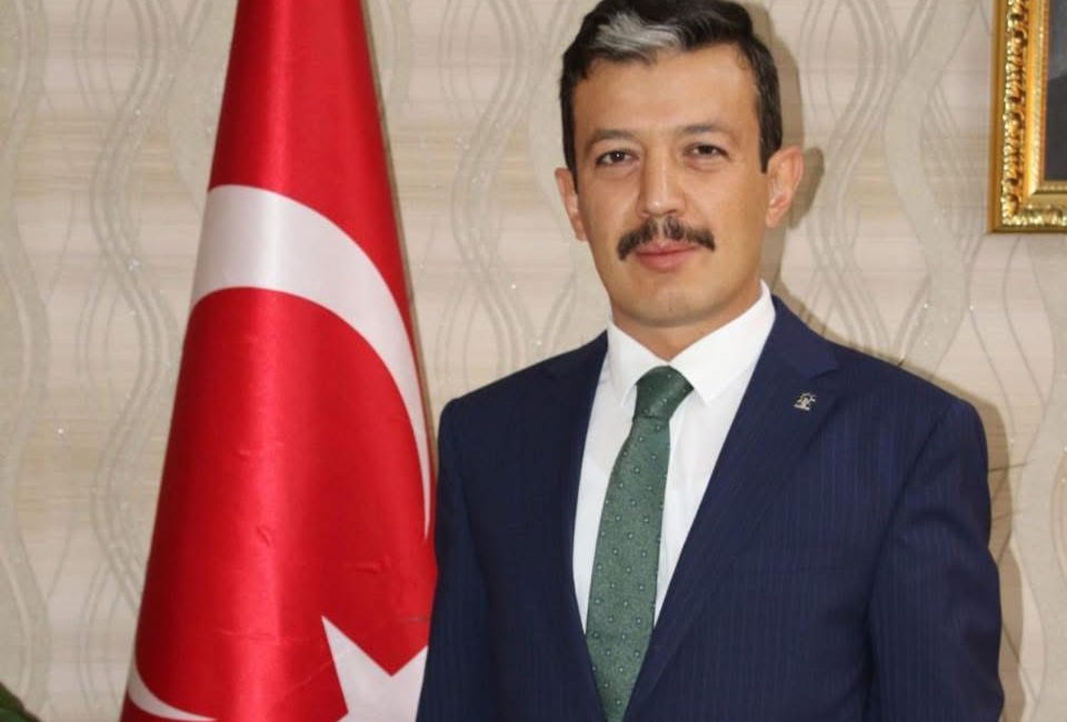 Aksaray’da akşam saatlerinde etkili olan sağanak, doluya dönüştü. Güzelyurt, Sultanhanı