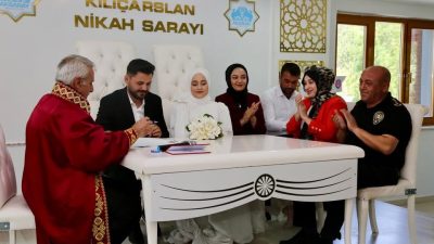 Emniyet Müdürü Bekir Demir ve eşi, Polis Memuru Enes Asıl’ın